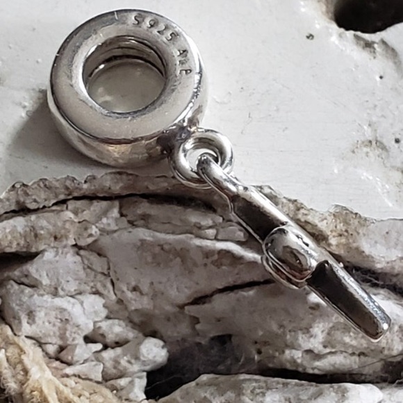 Authentic Pandora charm - Picture 2 of 2